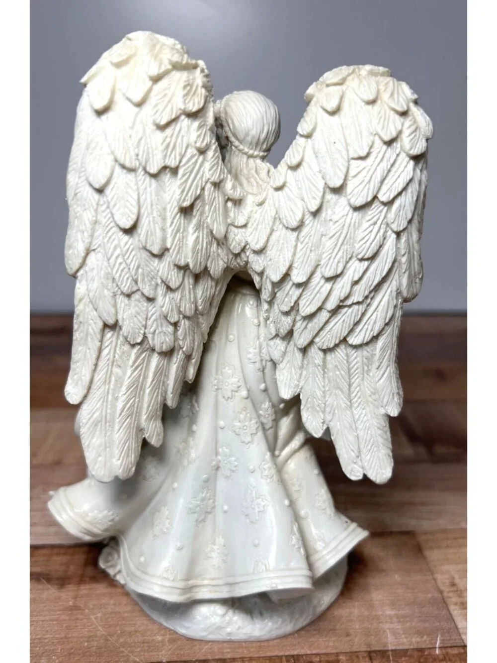 Christmas Angel Figurine Decorative Sculpture Detailed Resin Art